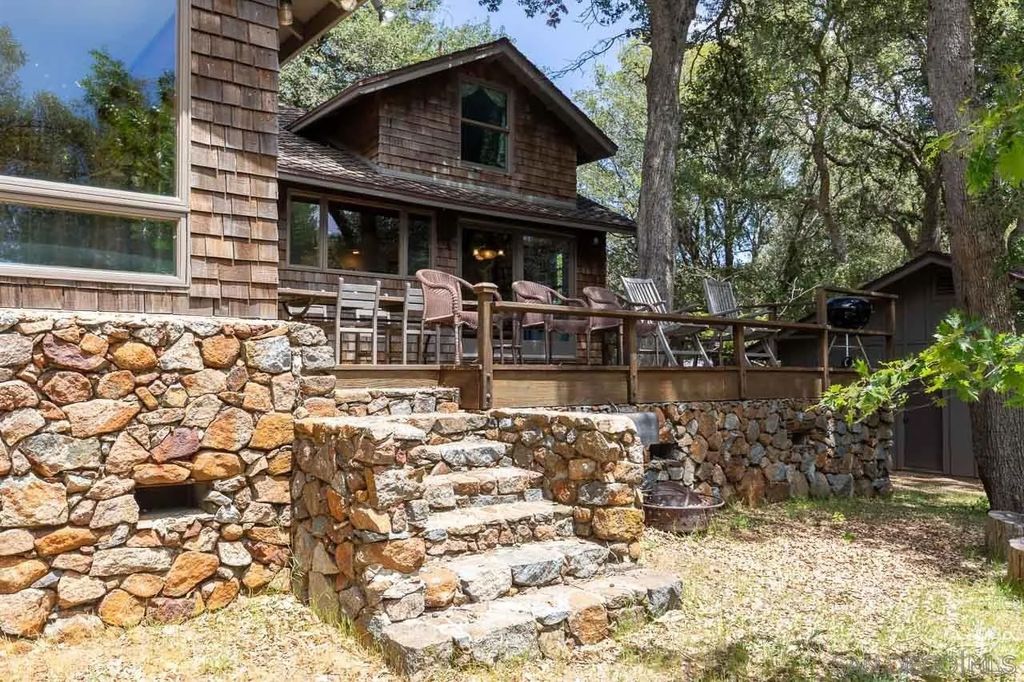 Photo of 4597 Luneta Drive, Julian, CA 92036 (MLS # 250040571)