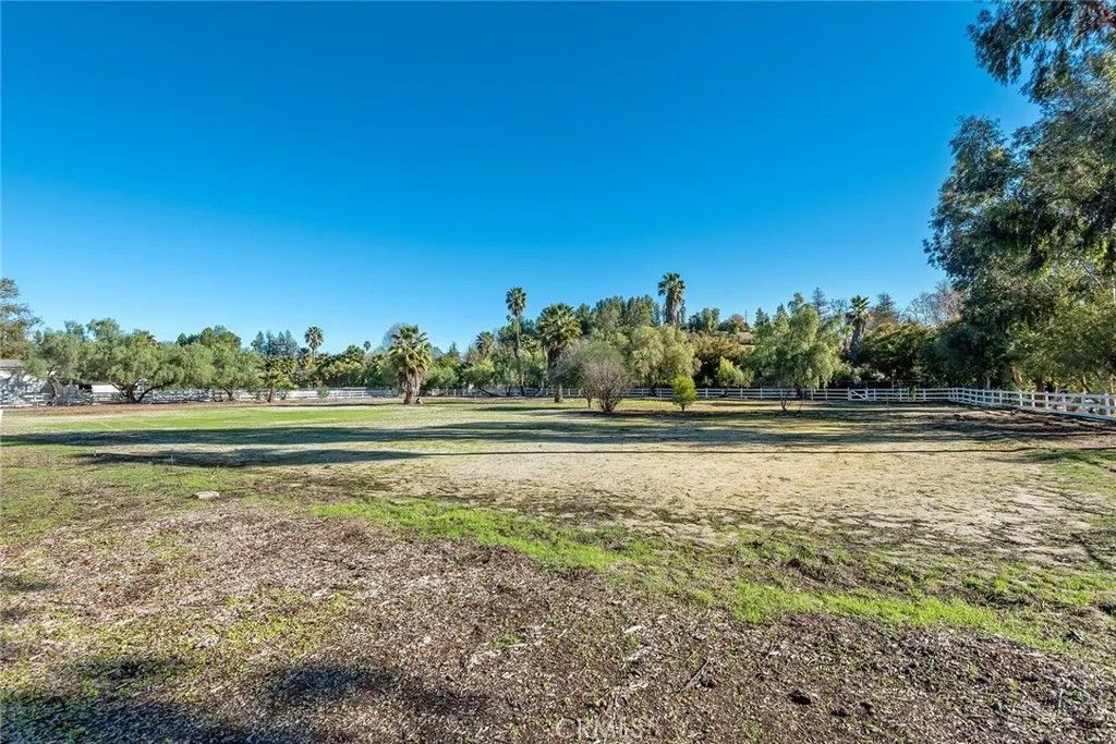 Photo of 5546 Paradise Valley, Hidden Hills, CA 91302 (MLS # SR25250032)