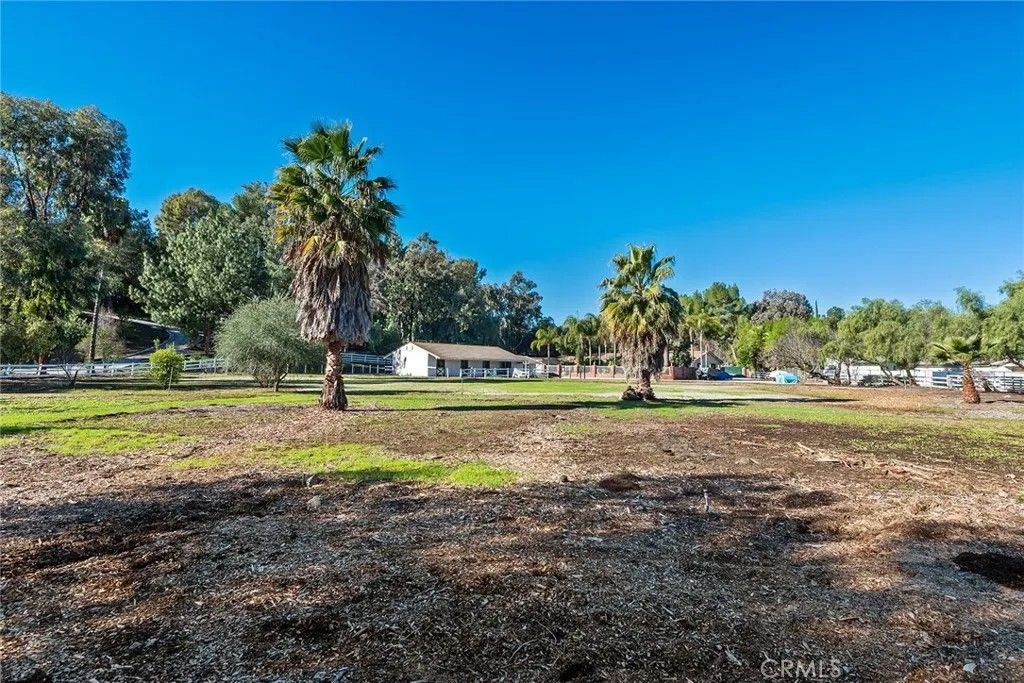 Photo of 5546 Paradise Valley, Hidden Hills, CA 91302 (MLS # SR25250032)