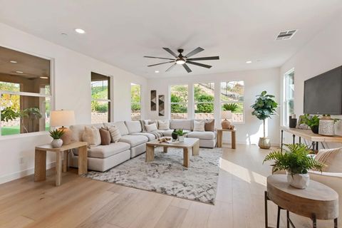 1176 Witherby Lane Escondido CA 92026