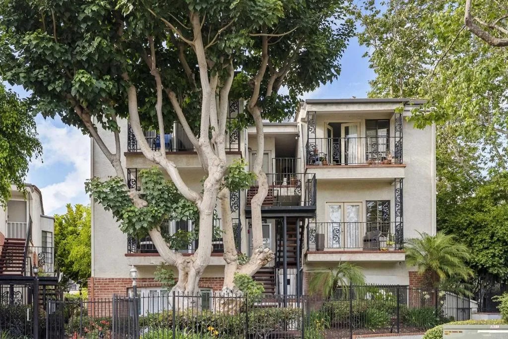 2630 Pirineos Way 13