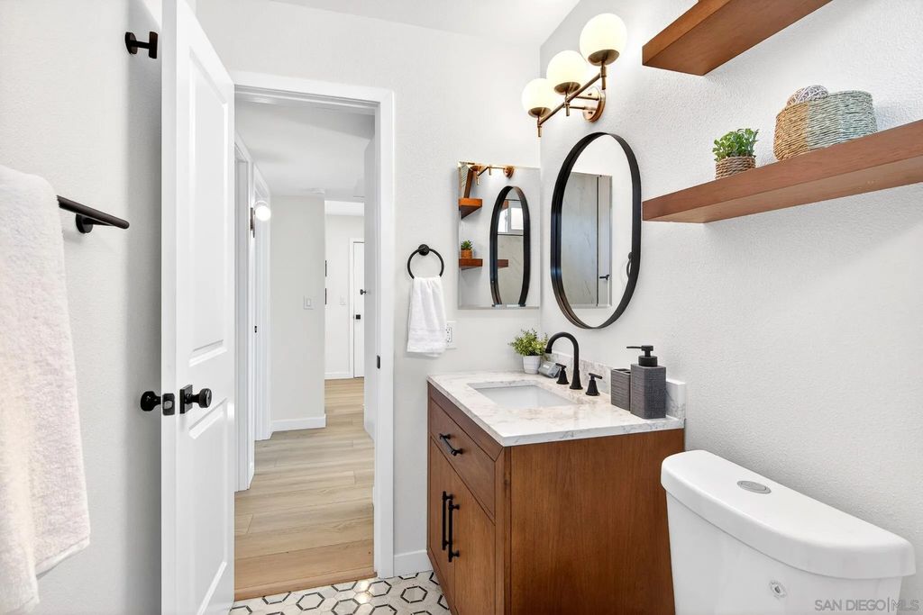 Photo of 156 Francesca Dr, Oceanside, CA 92057 (MLS # 260004655)