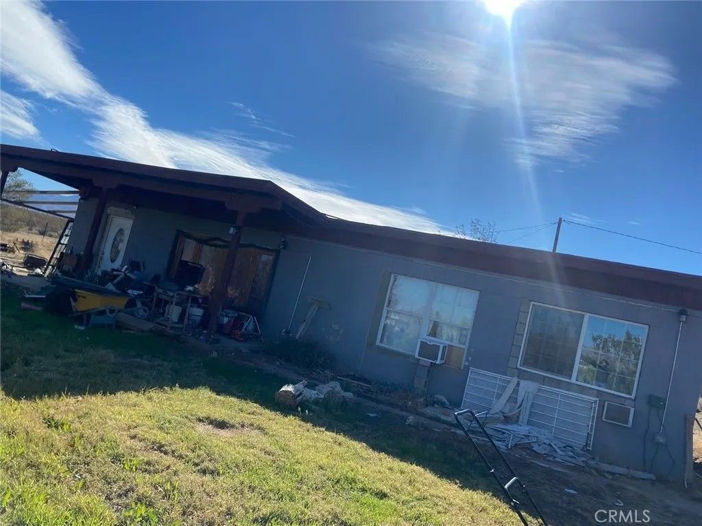 Photo of 11061 Tujunga Dr, Apple Valley, CA 92308 (MLS # DW25273618)