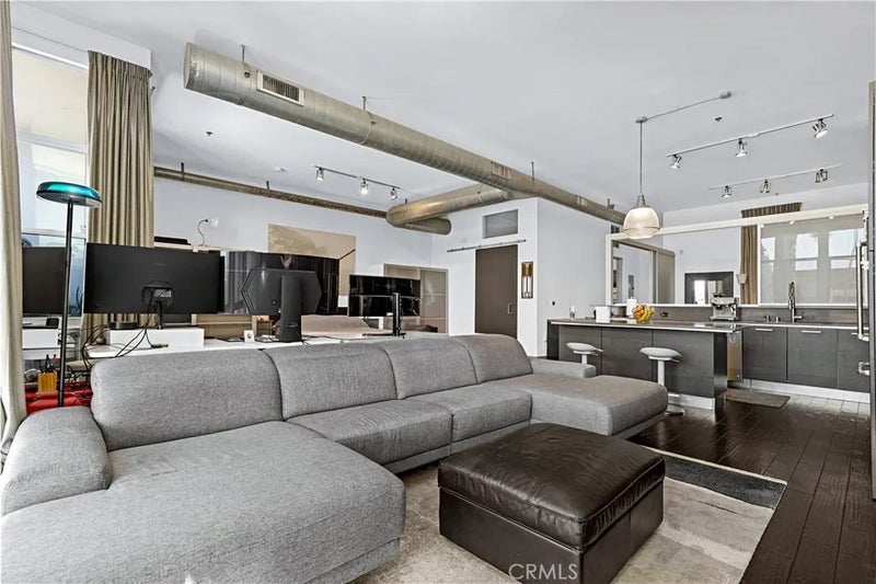 13320 Beach 203