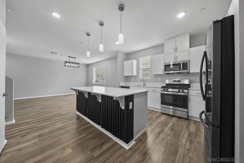 5223 Surfwalk Way 111