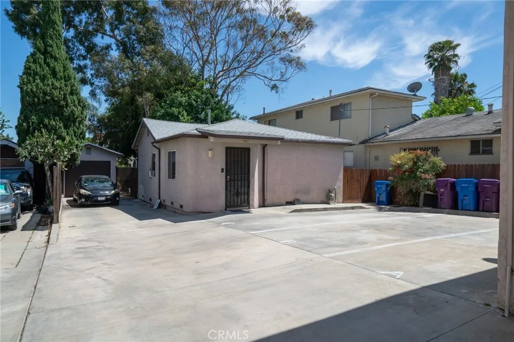 1062 Termino Avenue