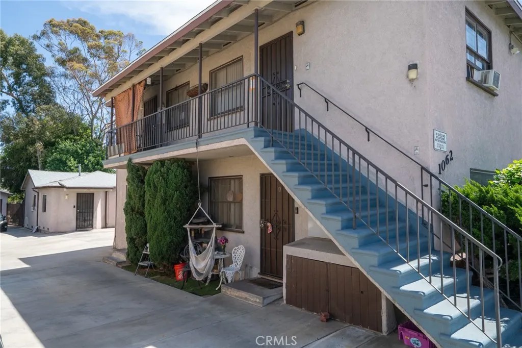 1062 Termino Avenue