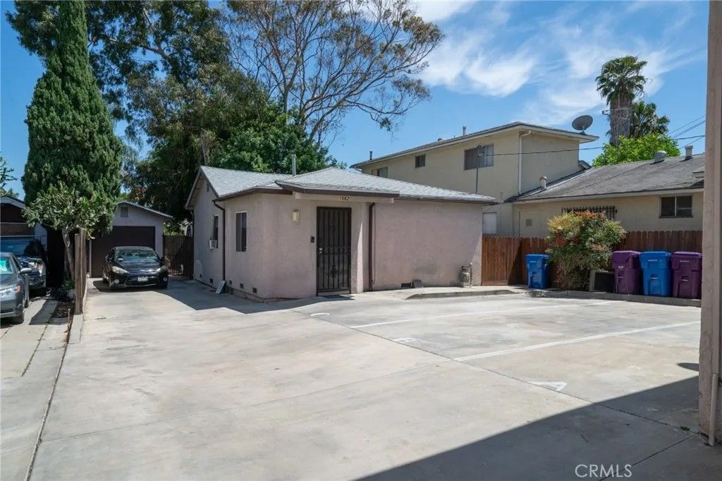 Photo of 1062 Termino Avenue, Long Beach, CA 90804 (MLS # OC26089593)