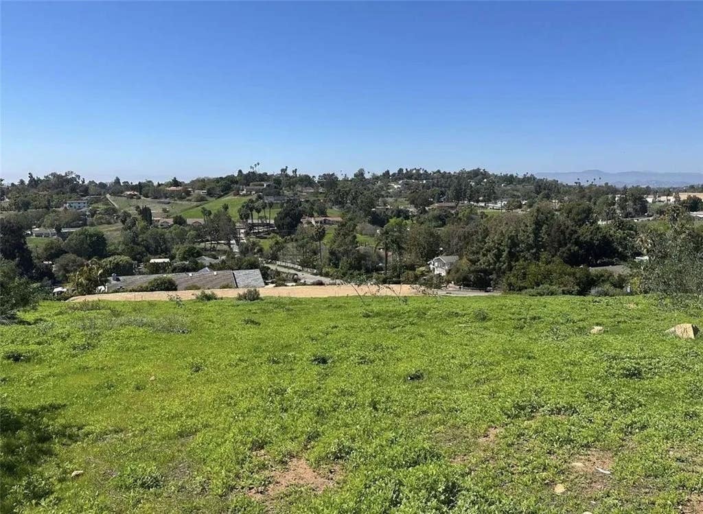 Photo of 2234 Tierra Verde RD, Vista, CA 92084 (MLS # FR26161767)