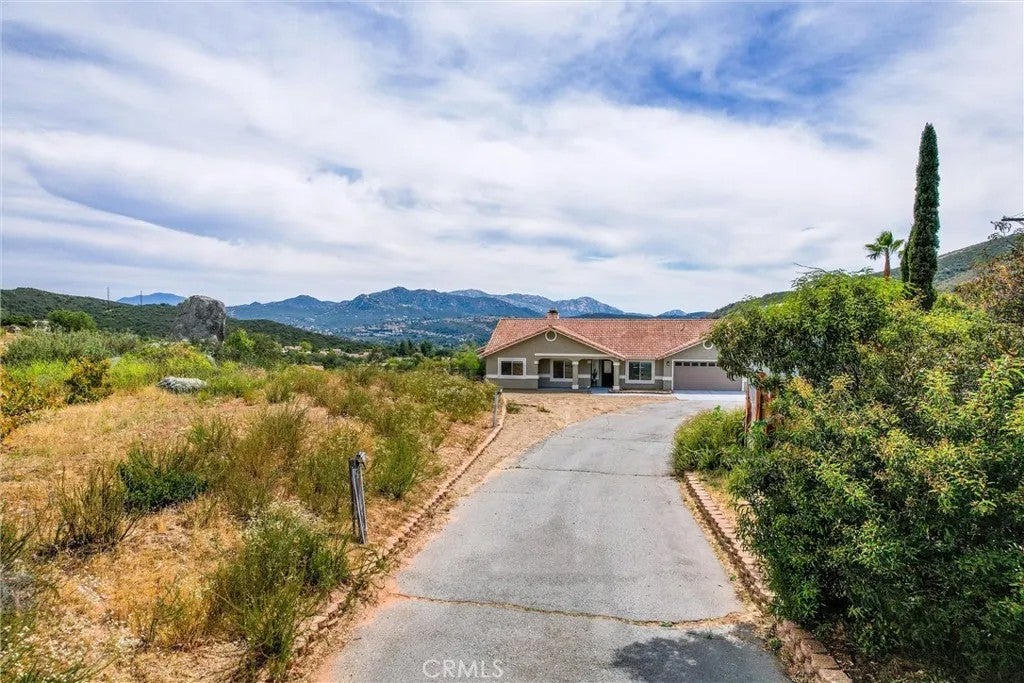 23164 Vista Ramona
