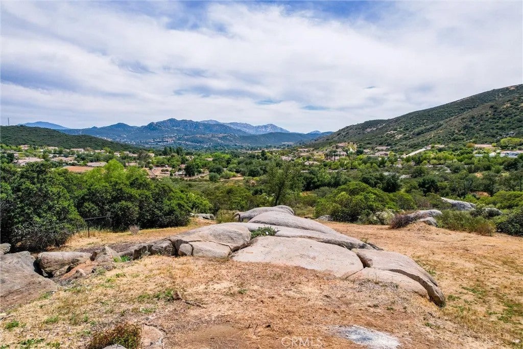 23164 Vista Ramona