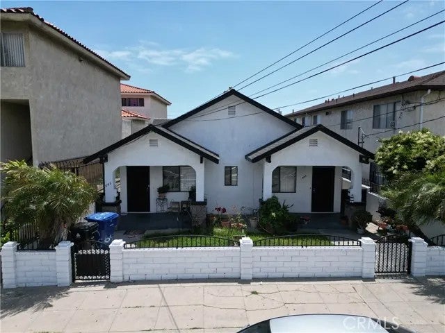 643 W 15th Street
