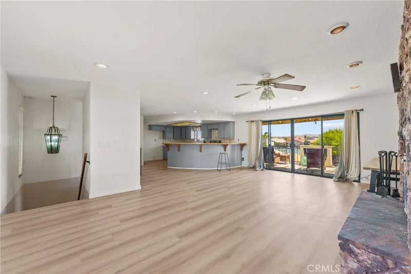 13640 Spring Valley