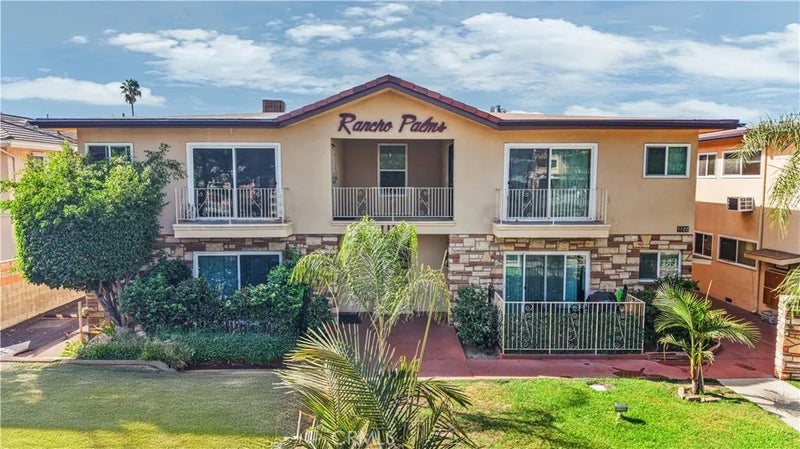 1122 W Huntington Drive 7