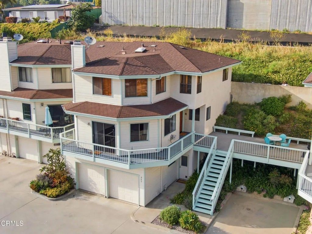 Photo of 989 Inspiration Way, Ventura, CA 93001 (MLS # V1-35458)