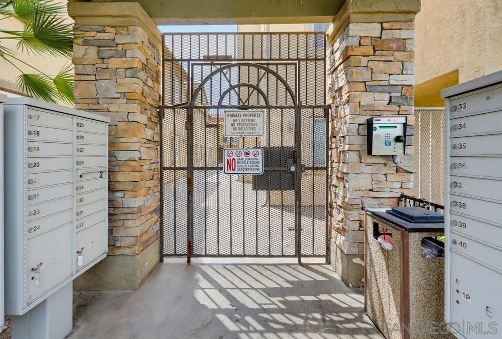 4222 Menlo Ave Unit 21
