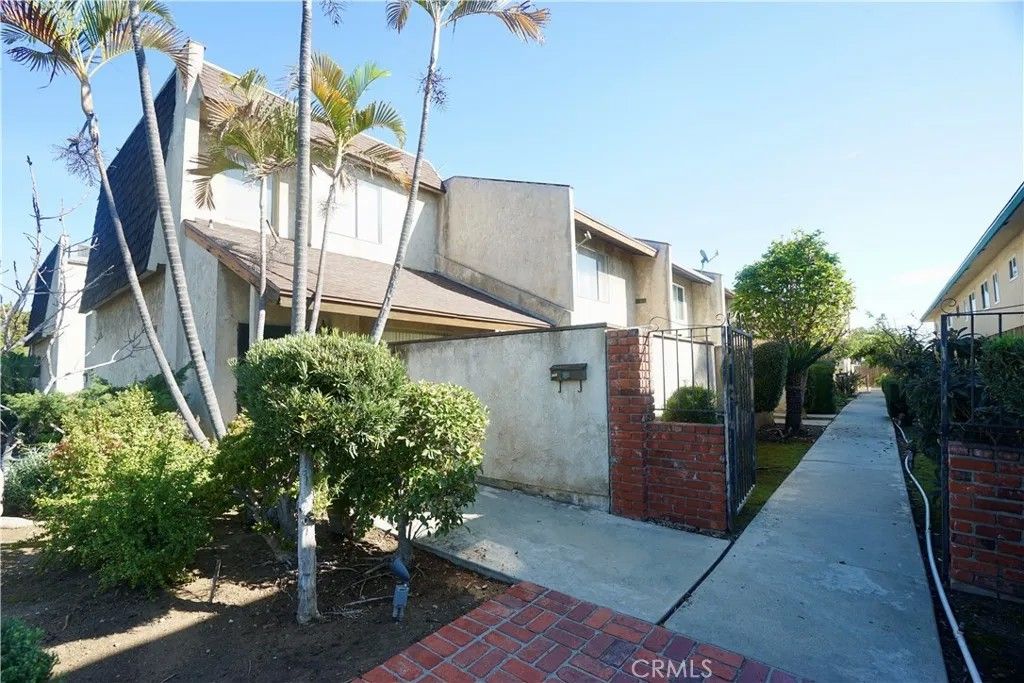 Photo of 220 N Moore Avenue #D, Monterey Park, CA 91754 (MLS # CV26019923)