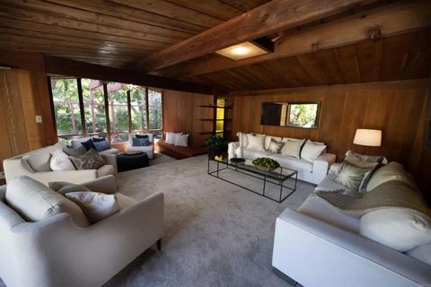 3646 Rosecroft Lane San Diego CA 92106