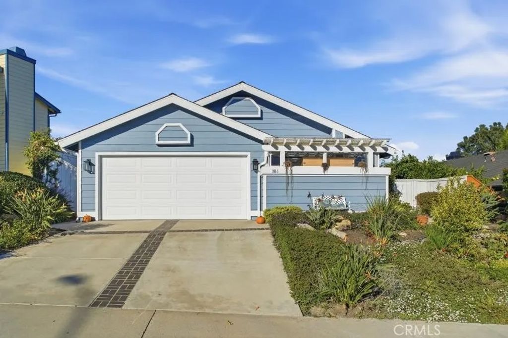 Photo of 1816 E Pointe Ave, Carlsbad, CA 92008 (MLS # OC25264103)