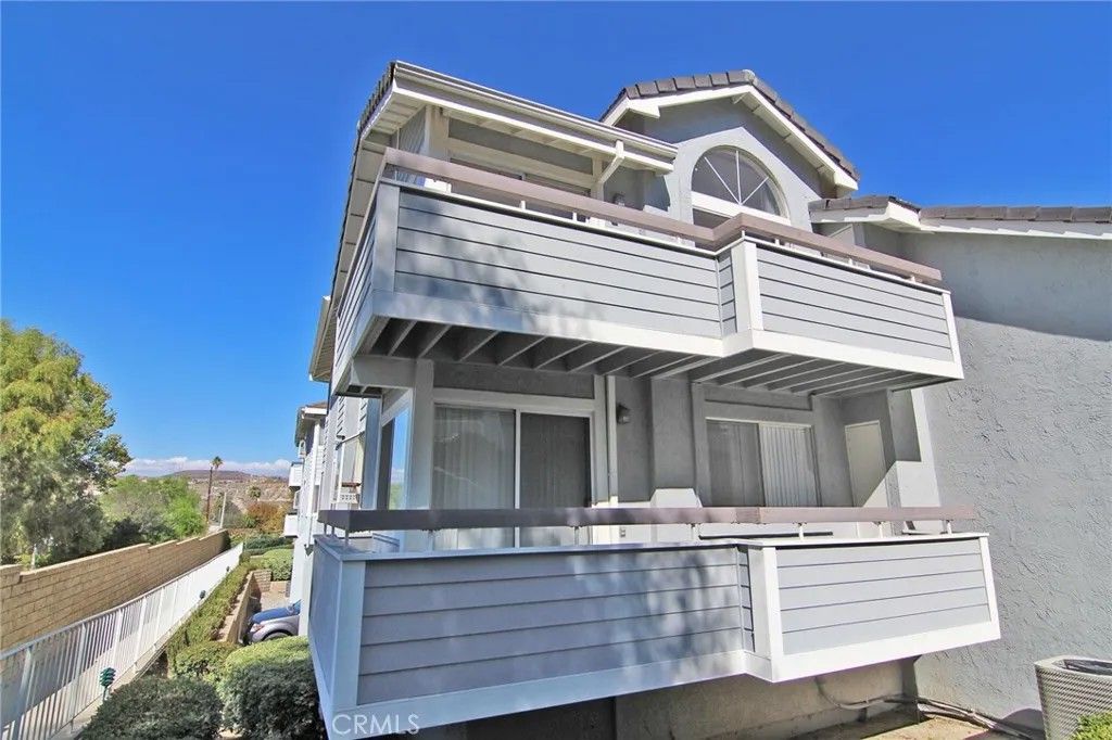 Photo of 26867 Claudette Street #118, Canyon Country, CA 91351 (MLS # SR25246408)
