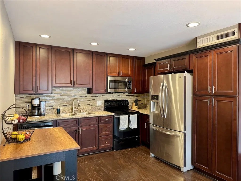 1354 Peppertree