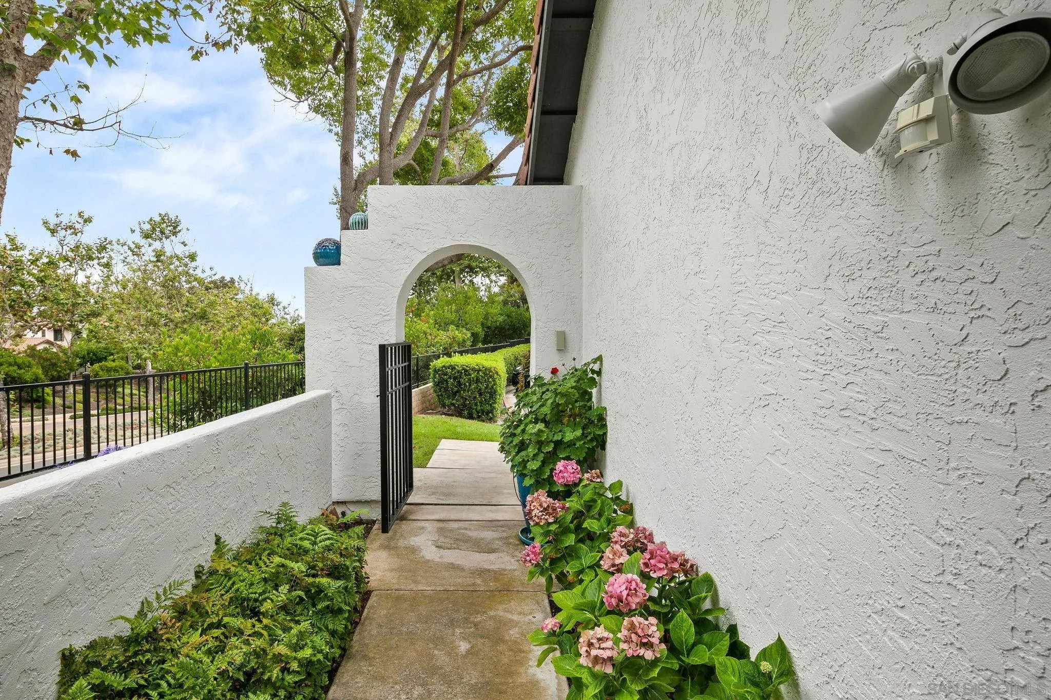 3458 Voyager Cir