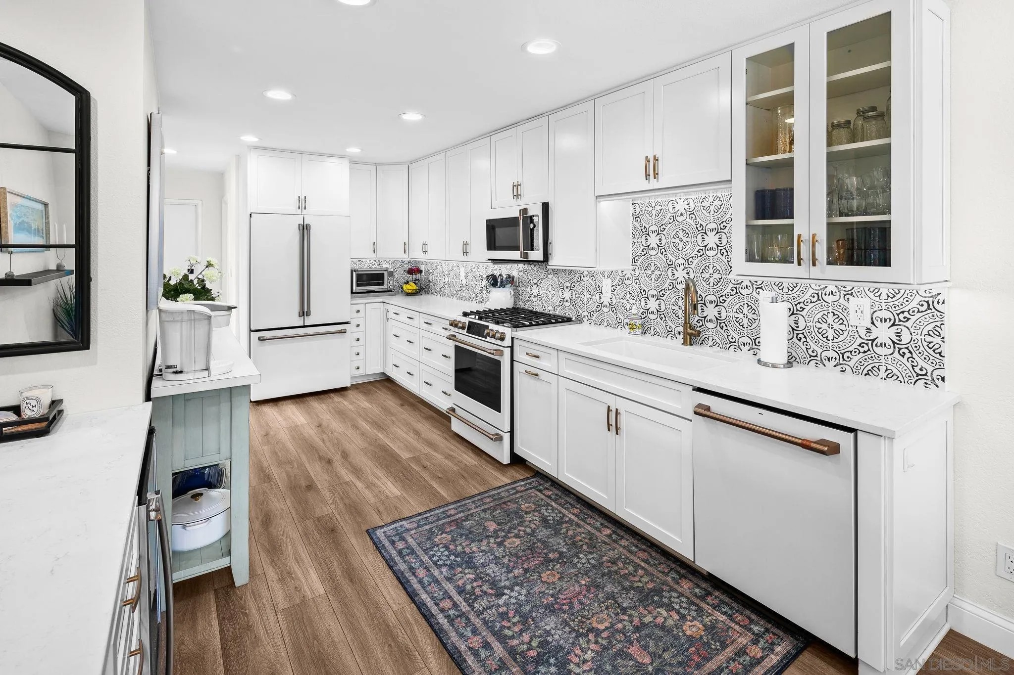 3458 Voyager Cir
