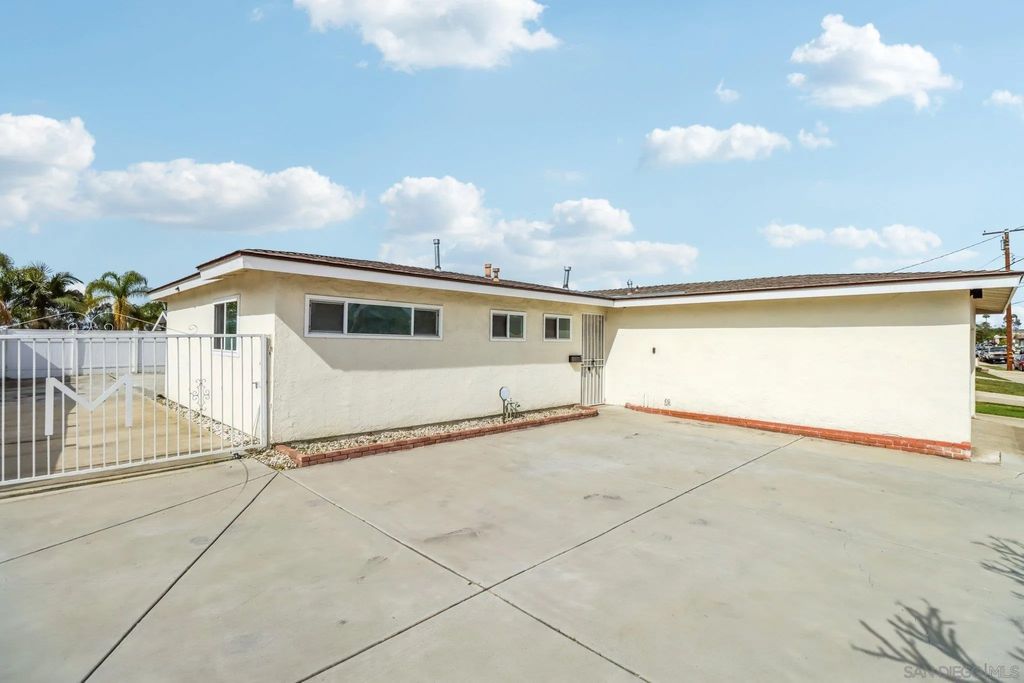 Photo of 4106 Dellwood St, San Diego, CA 92111 (MLS # 260003745)