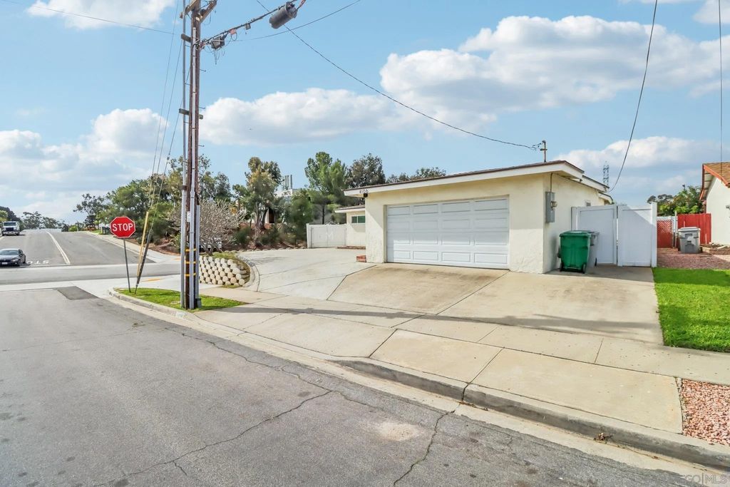 Photo of 4106 Dellwood St, San Diego, CA 92111 (MLS # 260003745)