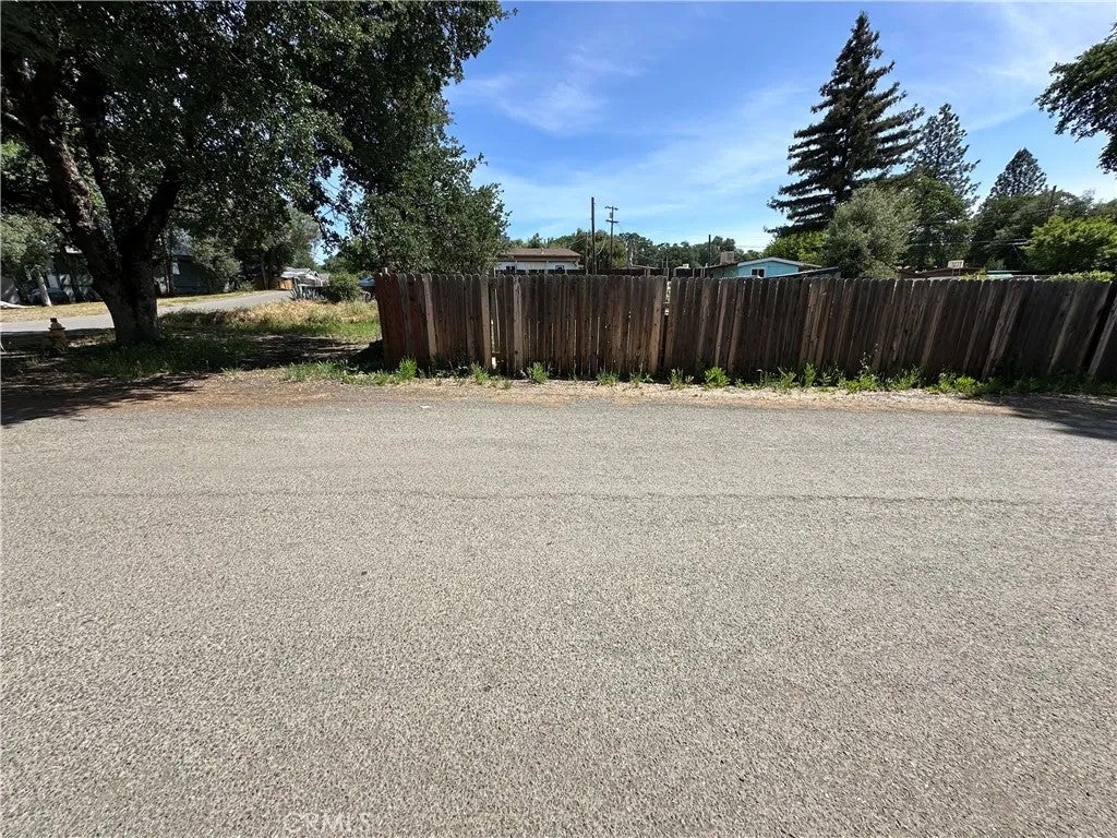 15225 Highland