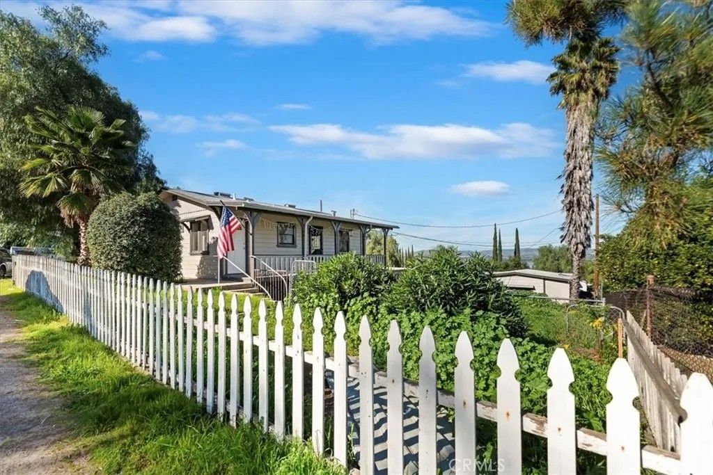 Photo of 33384 Adelfa Street, Lake Elsinore, CA 92530 (MLS # IV26023151)