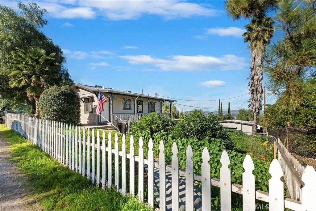 Photo of 33384 Adelfa Street, Lake Elsinore, CA 92530 (MLS # IV26023151)