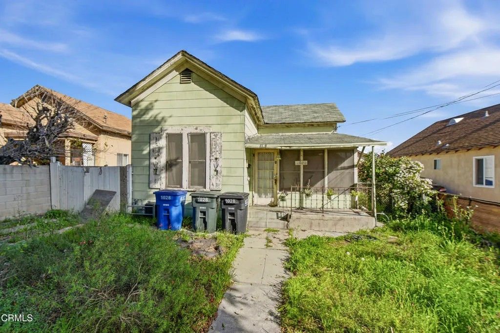 Photo of 1028 S Gage Ave, Los Angeles, CA 90023 (MLS # P1-25786)