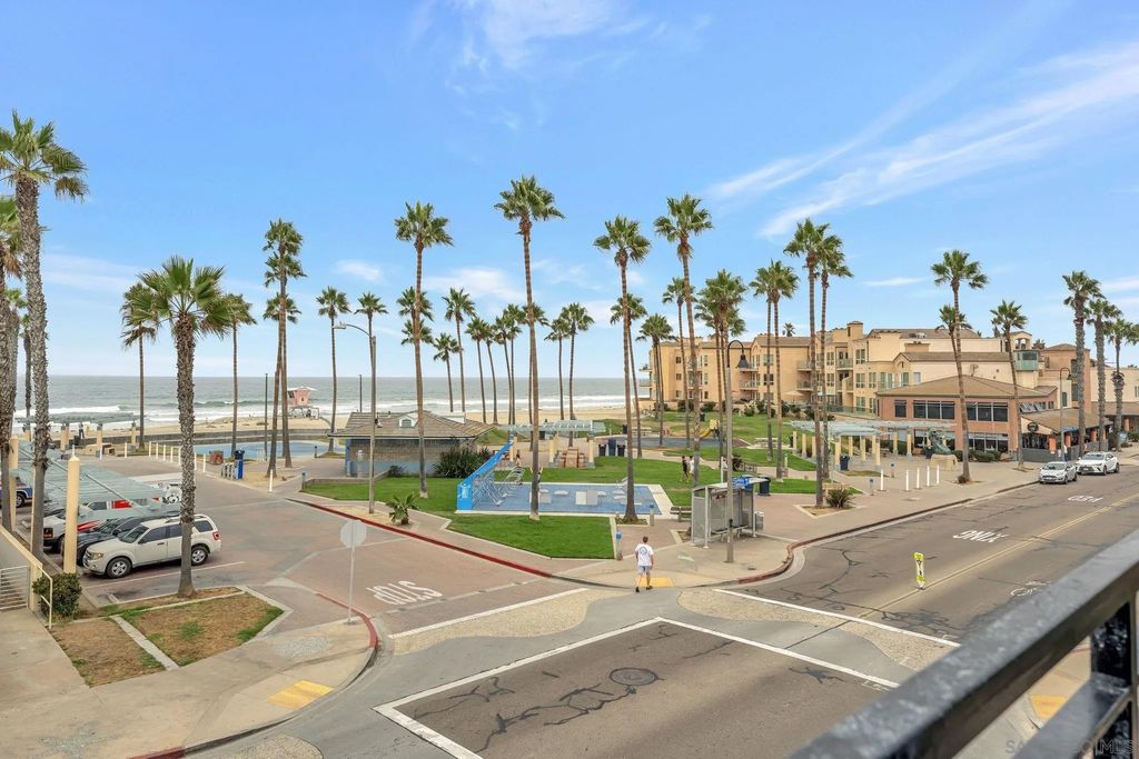 Photo of 807 Seacoast Dr, Imperial Beach, CA 91932 (MLS # 2600813)