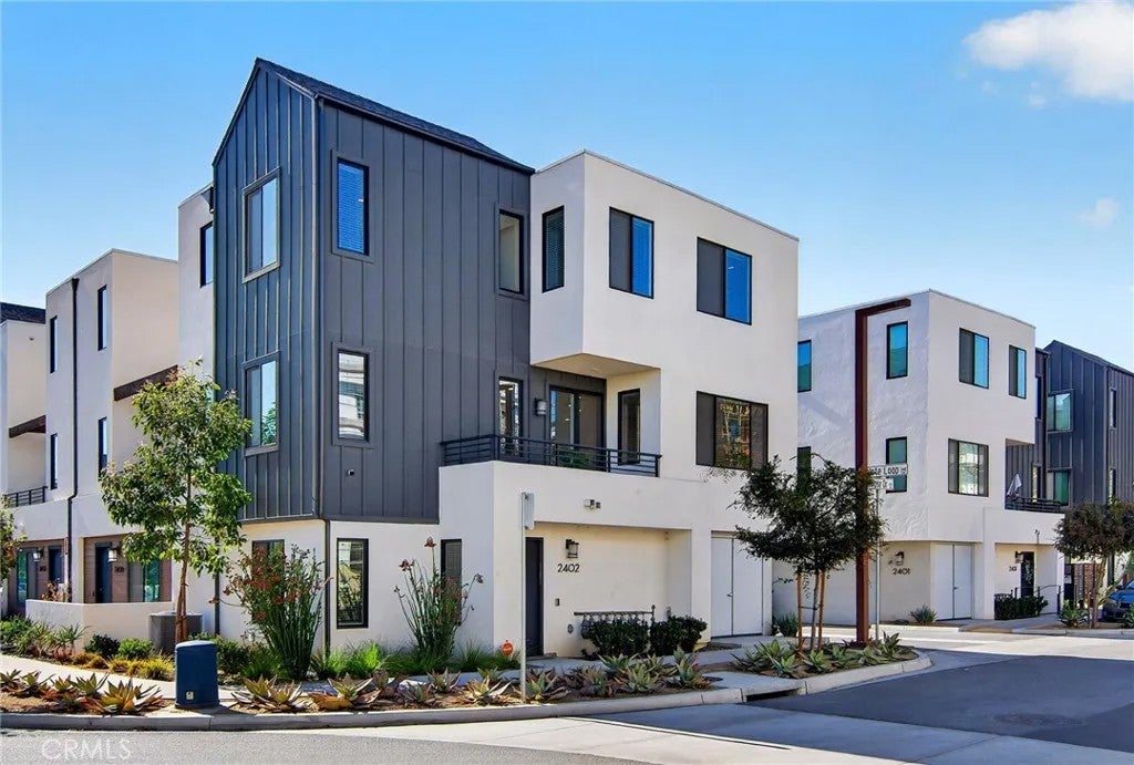 2402 Cascalote Loop