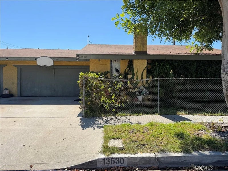 13530 Valle Vista