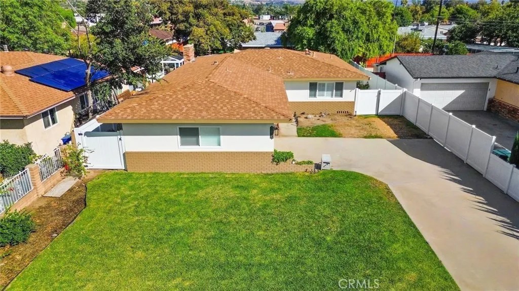 3025 N Alameda Avenue