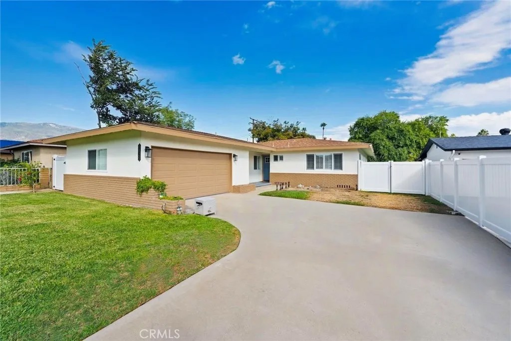3025 N Alameda Avenue