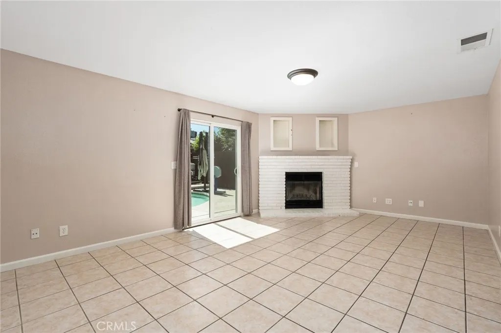 3034 N Marty