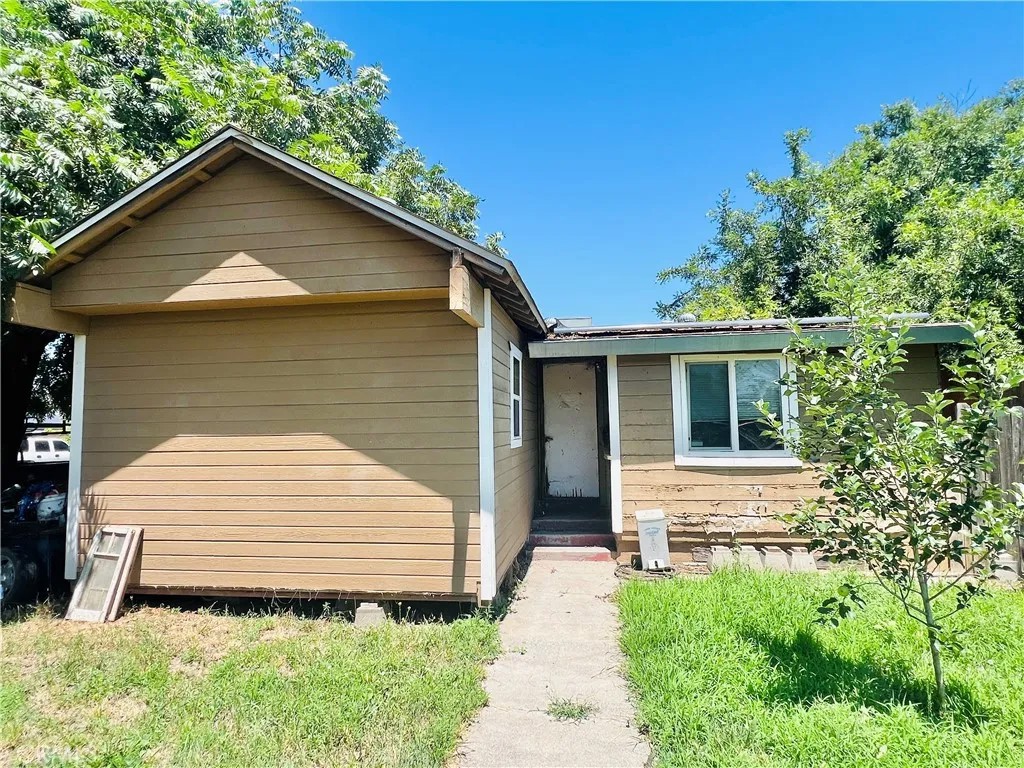 5524 E Commercial