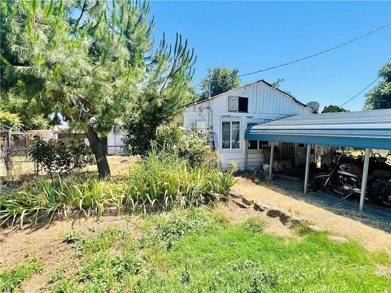 5524 E Commercial