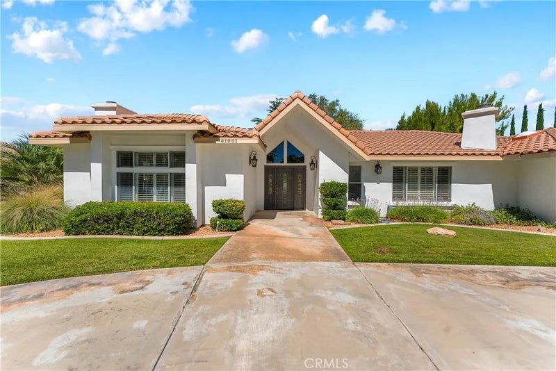 41901 Calle Clarita