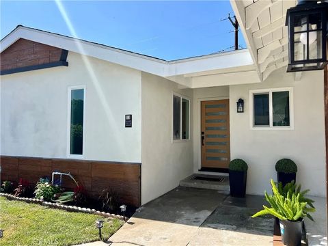 Photo of 10113 Dorset Street, Rancho Cucamonga, CA 91730 (MLS # CV25232559)