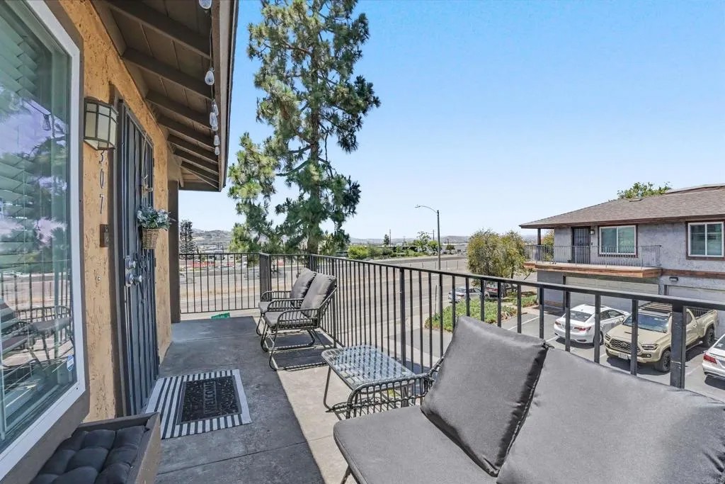 307 Graves Ct