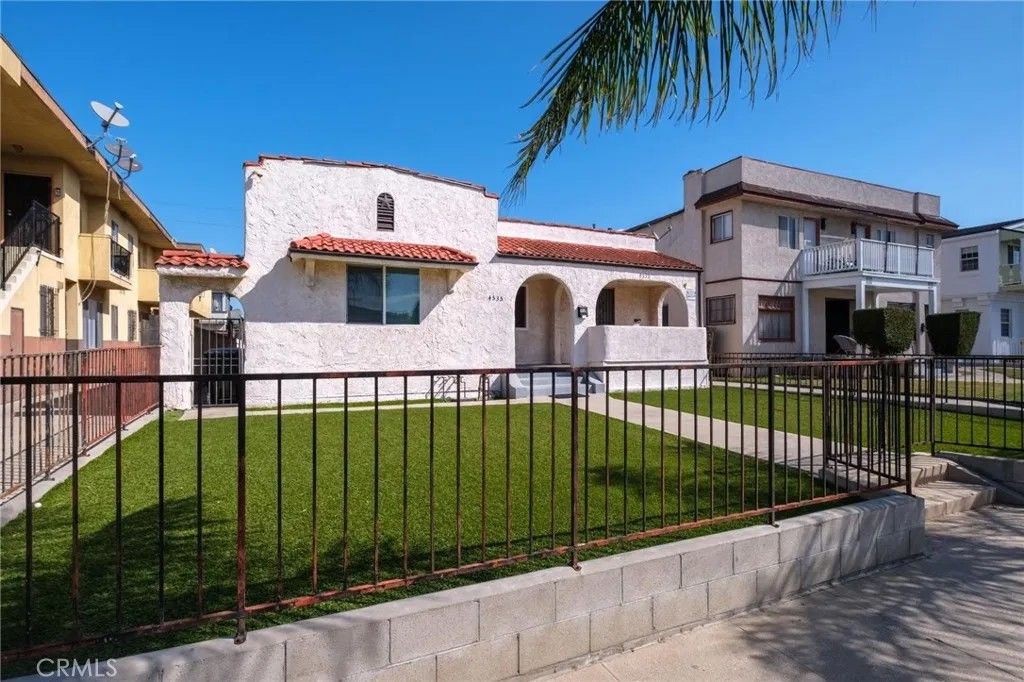 Photo of 4533 Saturn St, Los Angeles, CA 90019 (MLS # SB26047353)