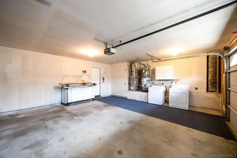 Tiny photo for 1952 Buckskin Gln, Escondido, CA 92027 (MLS # 250041893)