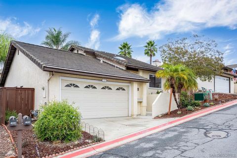 Tiny photo for 1952 Buckskin Gln, Escondido, CA 92027 (MLS # 250041893)