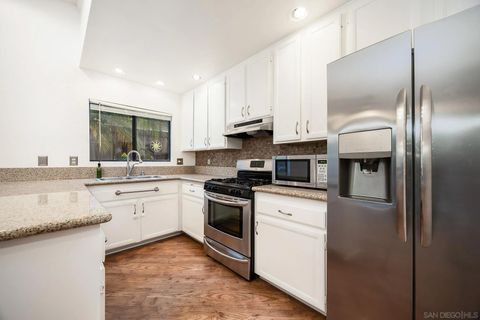 Tiny photo for 1952 Buckskin Gln, Escondido, CA 92027 (MLS # 250041893)