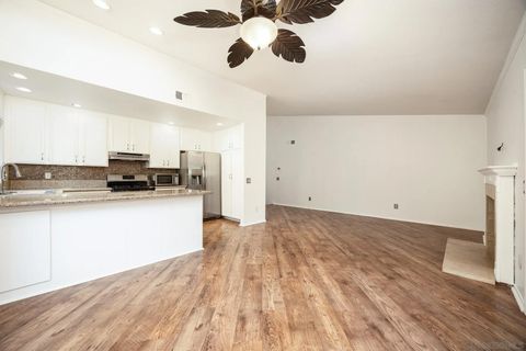 Tiny photo for 1952 Buckskin Gln, Escondido, CA 92027 (MLS # 250041893)