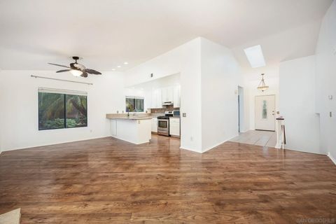 Tiny photo for 1952 Buckskin Gln, Escondido, CA 92027 (MLS # 250041893)